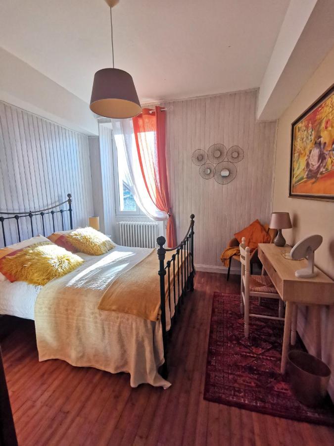 'Quelle Belle Vue' Chambre D'Hote Confolens Eksteriør bilde