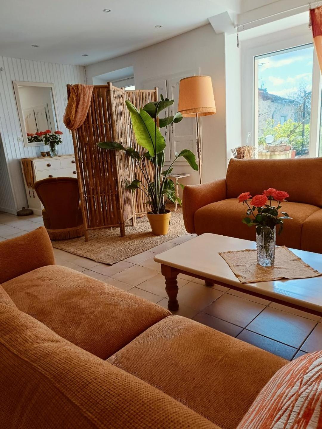 'Quelle Belle Vue' Chambre D'Hote Confolens Eksteriør bilde